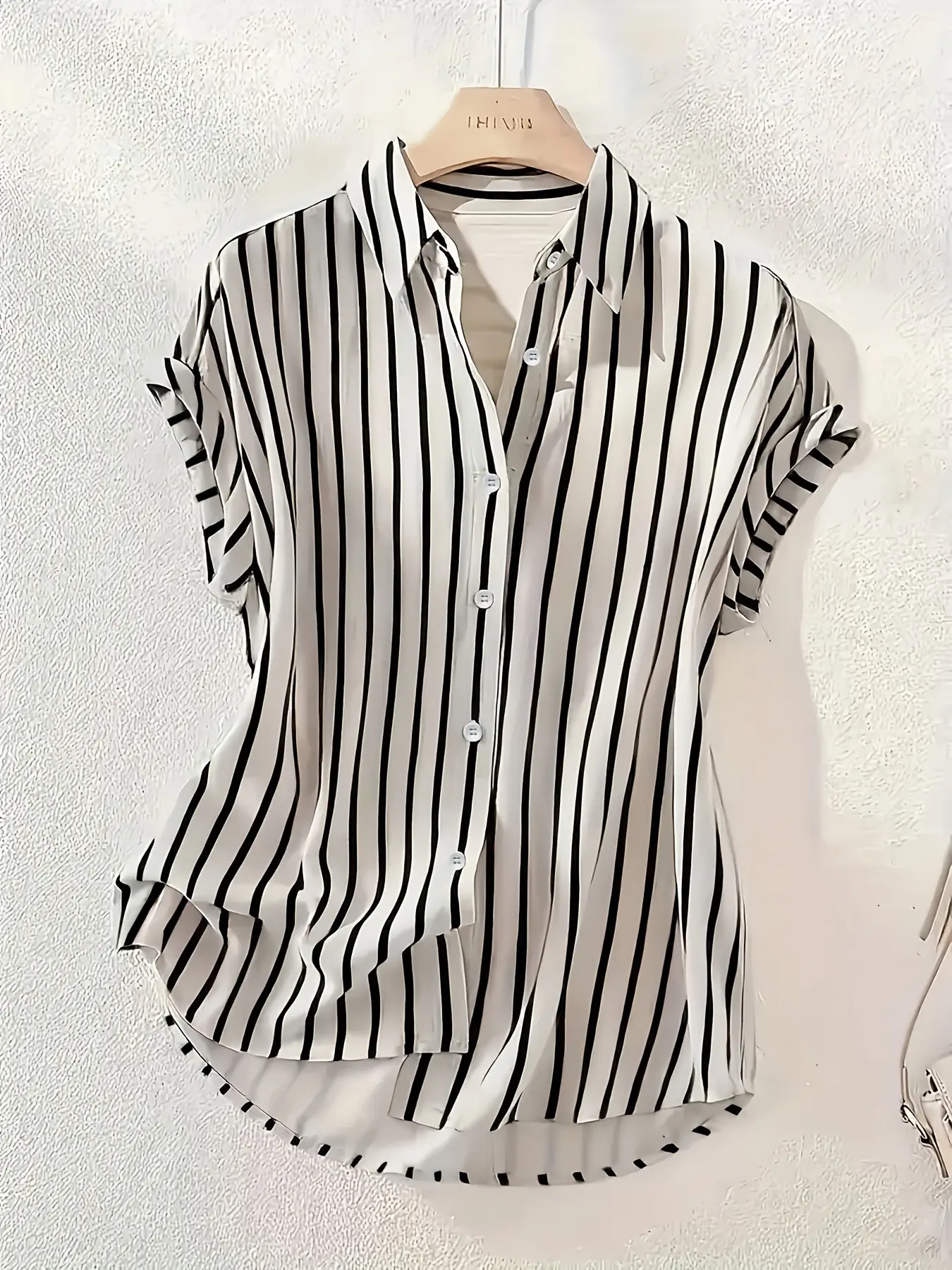 Summer and Striped Collared Shirt and Button Front Blouse Guide, Slimming and Versatile Casual Fashion, Perfect for All Seasons, Easy to Pair with Any Style, Womenswear, Button, Fitted, Top, Button Blouse Shirts