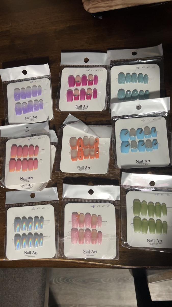 Item: XS(short/medium), host:aura, $20.99 20sets