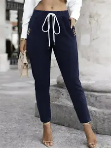 Women's trousers, comfortable and stylish women's long trousers, suitable for everyday wear and travel.