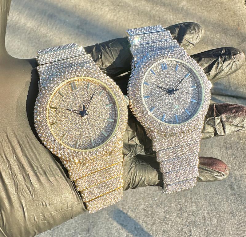 18k Gold/White Gold Round Dial Rose Gold Blue ICED-OUT Hiphop Bussdown Watch