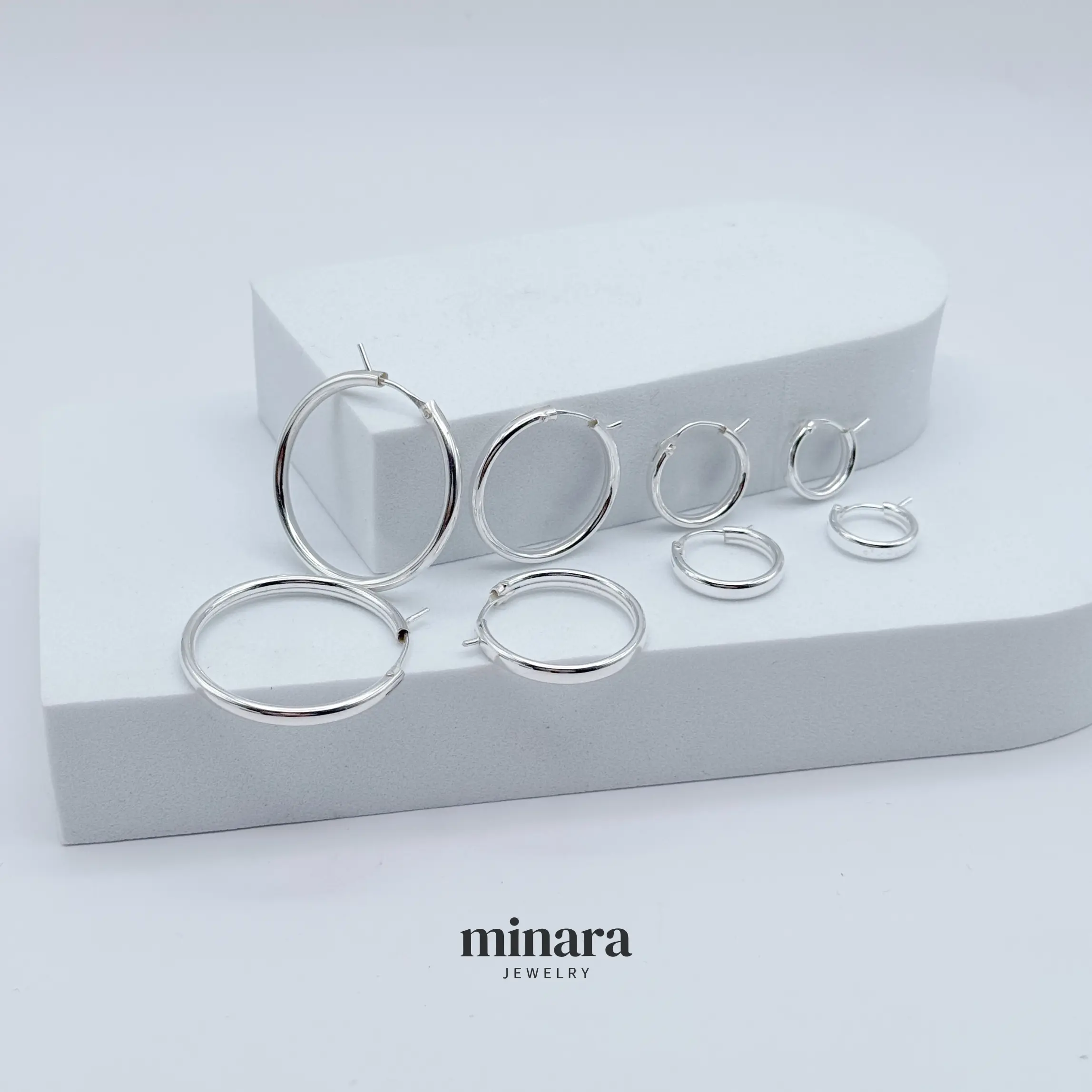 MINARA 950 Silver Argollas Lisas Aretes - Hoop Earrings.