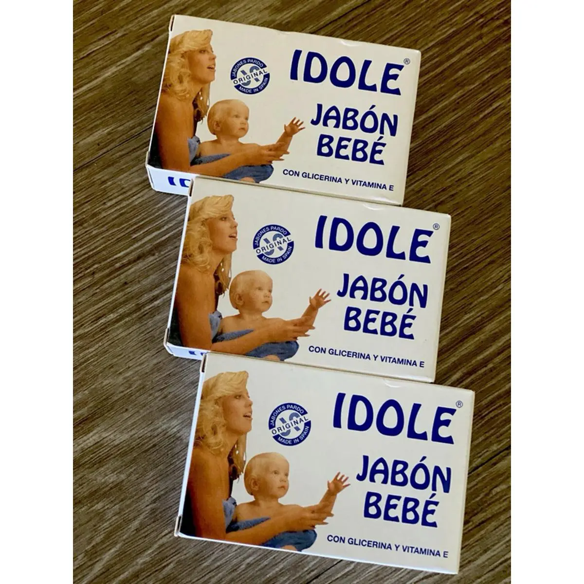 Idole Savon Bebe With Glycerine And Vitamin E 2.65 oz. Skin Care Comfort Pack of 3 moisturizer