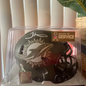 Tyreek Hill Signed Dolphins Salute to Service Mini Helmet in Case w/ BAS COA
