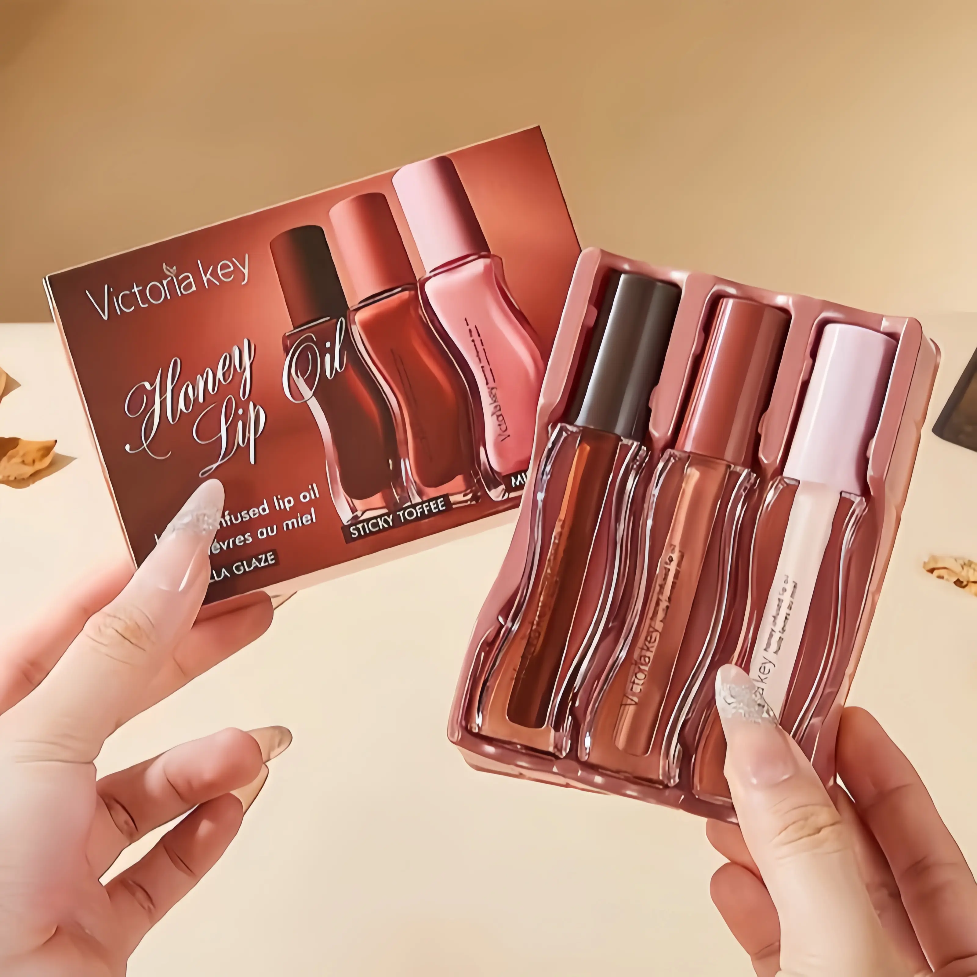 3PCS multi-color lip gloss set,  moisturizing andnon greasy, 24-hour long-lasting moisturizing,rich lip nude color series high-end color,portable makeup lip oil
