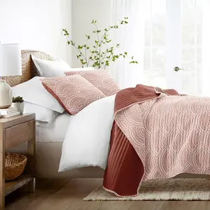 Scallop Reversible Quilted Coverlet Set Scallop Reversible Quilted Coverlet Set