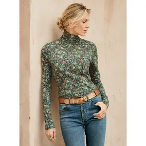 Winter Vine T-Neck