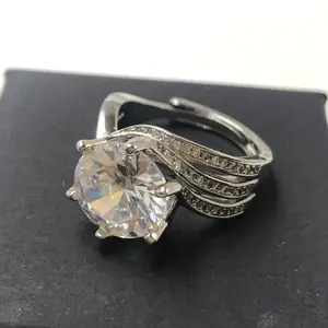 {Fashion Accessories} 5-carat Adjustable Ring - Large Zircon Pattern Full Zircon Large Bare Stone Open Ring Cluster Ring Princess Ring Hinged Ring