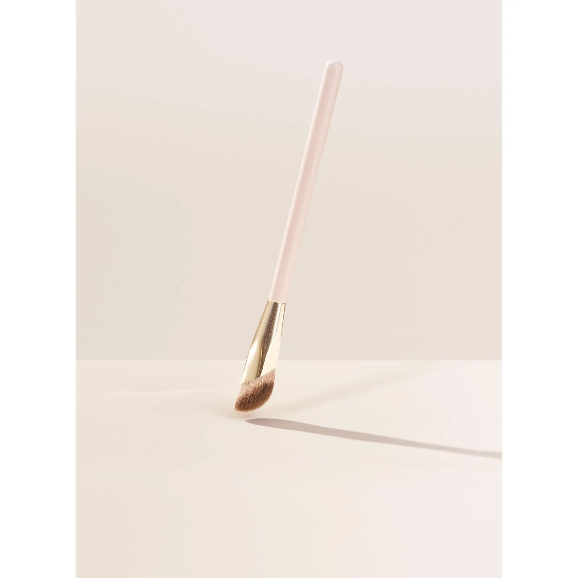 Liquid Touch Concealer Brush Liquid Touch Concealer Brush