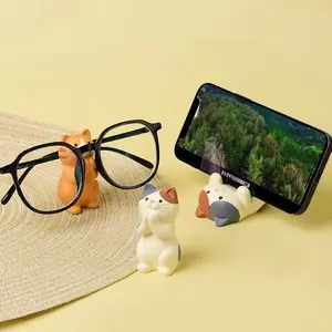 Cute Cat Shaped Decorative Piece Eyeglasses Stand Lazy Phone Holder Design Creative Resin Desktop Ornament for Living Room Office Coffee Shop
