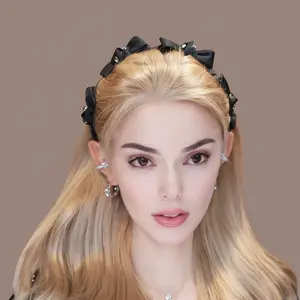 A super cute and simple bow headband. looks elegant and stylish.