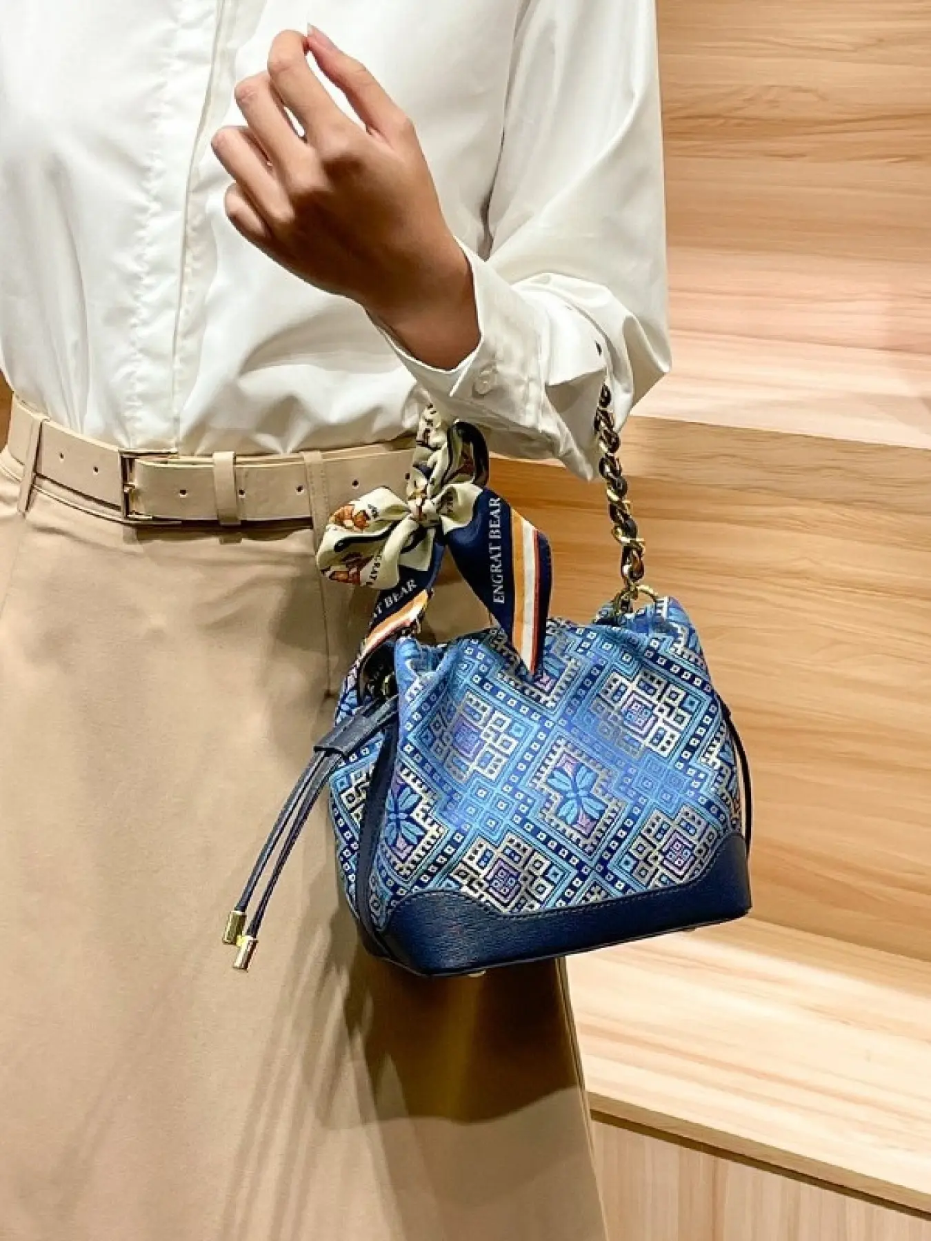 Traditional Intangible Cultural Heritage Patterned Zhuang Brocade Women's Bag, New Fashionable Trendy Bucket Bag, Lightweight and Versatile
