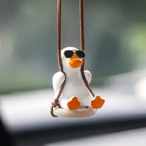 Swing Duck Design Car Rearview Mirror Hanging Ornament, Cute Car Pendant, Universal Car Interior Decoration Accessories, Car Trinkets