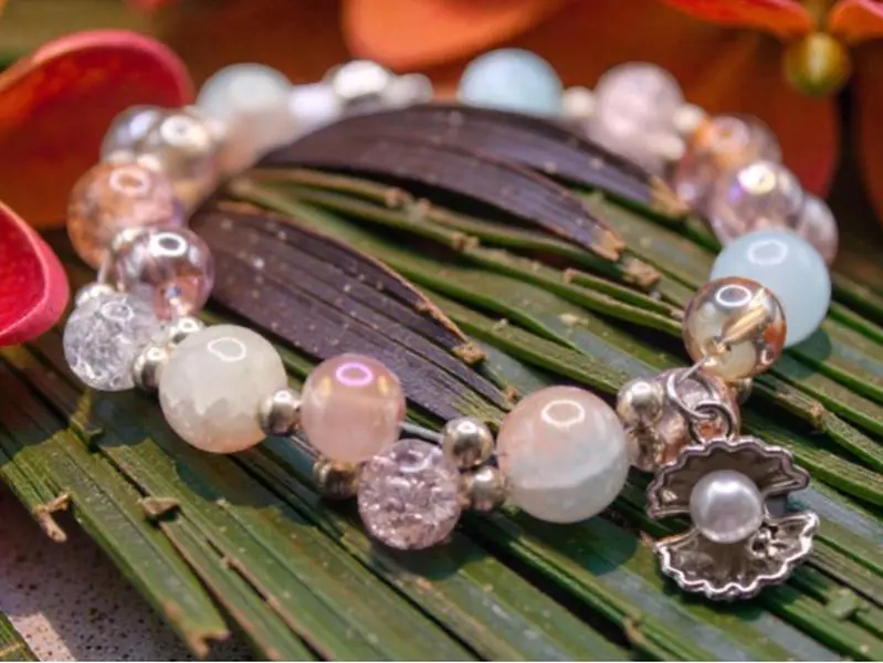 Ocean Bliss Bracelet Handmade 6.75 Inches with Glass Beads Wire Magnetic Clasp Clam Pearl Charm Unique Handmade Jewelry