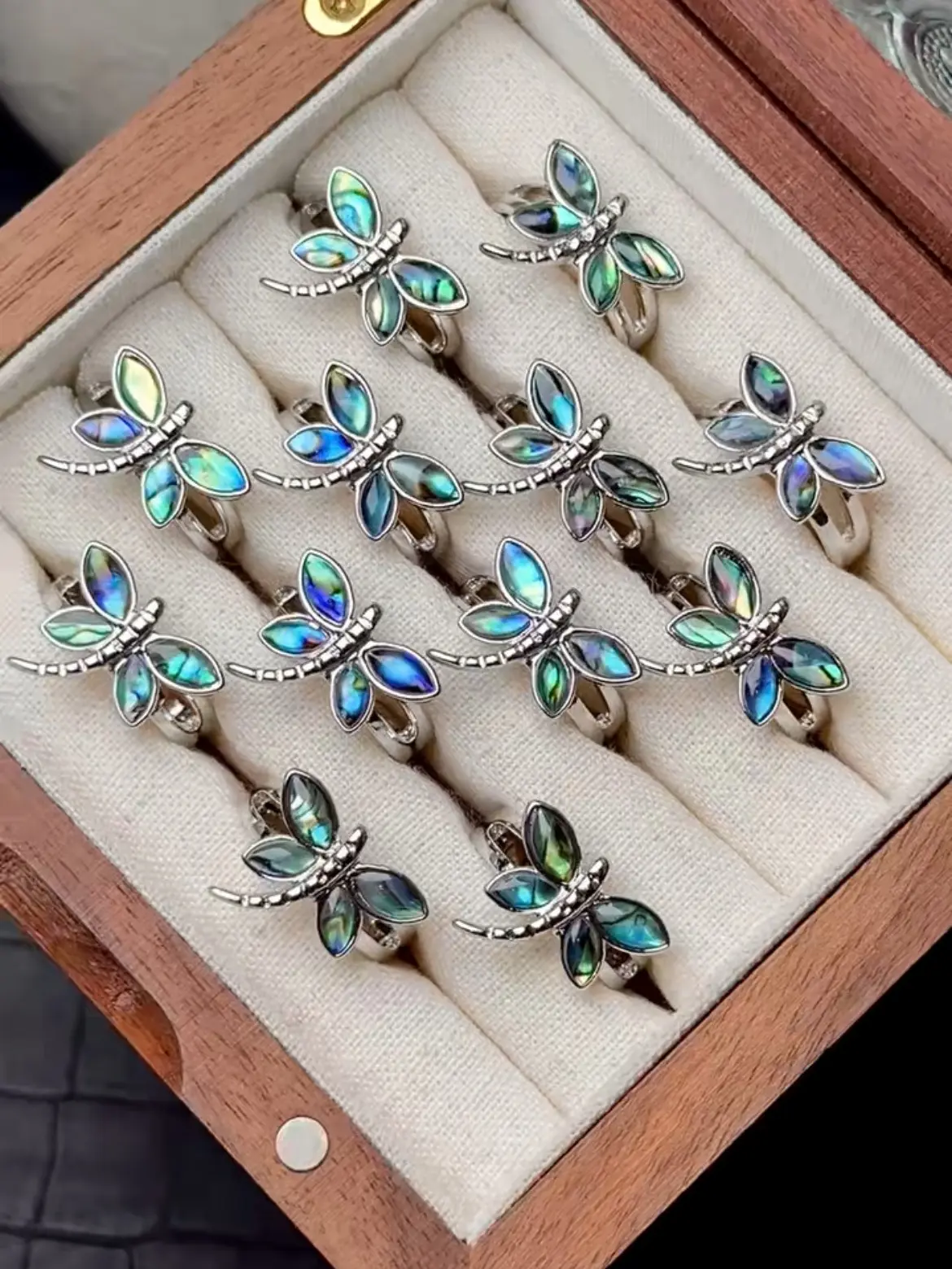 Suvi(9860)gc.Amazing Abalone Shell Rings ( adjustable size)
