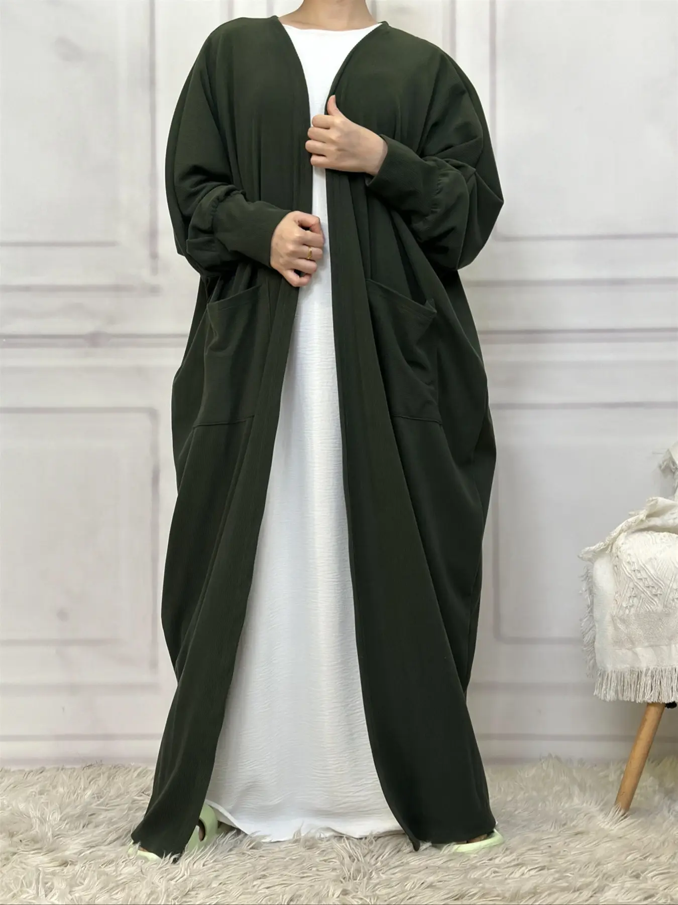 Fashion Modern Batwing Sleeve Muslim Loose Coat with Pockets, Casual Long Sleeve Outerwear for Fall & Winter, Women's Stylish Clothing