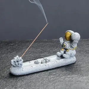 Astronaut Design Incense Burner without Incense, 1 Count Creative Home Decorations, Space Man Incense Stick Holder, Home Fragrance Aroma Holder for Living Room Bedroom Office, Scented
