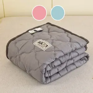 Ultrasonic solid color summer quilt, soft breathable summer quilted blanket, thin blanket, summer cooling blanket, a thin blanket suitable for summer bedrooms, offices, beds, living rooms, and home leisure use