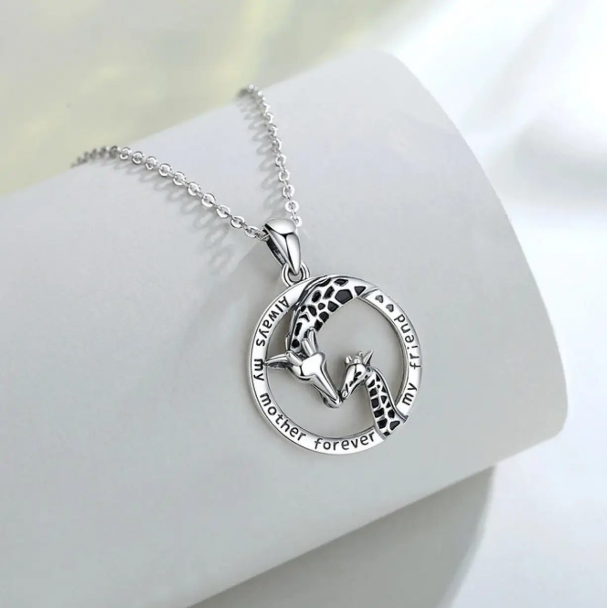 Elegant 925 Sterling Silver Mother Loves Child Giraffe Pendant Necklace