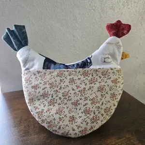 Vintage floral chicken potholder