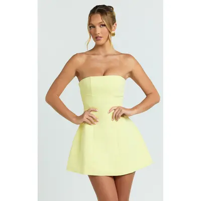 Laila Mini Dress Jacquard Strapless Showpo - TikTok Shop Laila Mini Dress Jacquard Strapless Showpo - TikTok Shop
