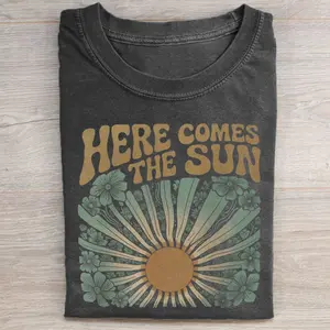 Comfort Colors Retro 70s Sun Graphic T-shirt
