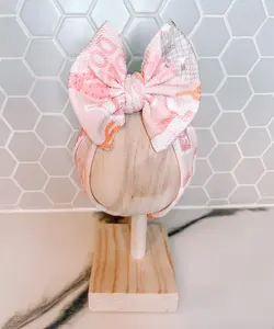 WHAT WOULD DOLLY DO BOW