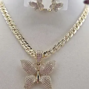 (C28)    14K Goldplated  butterfly set earring and 22 inch chain and earringsĺ