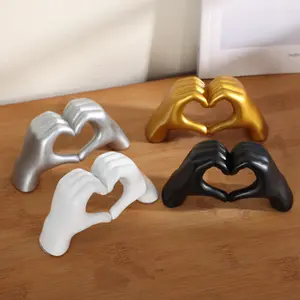Creative Heart Shaped Hand Gesture Statue, Decorative Sculptures, 1 Count Exquisite Modern Desktop Ornament, Decorative Figurine for Home Office Desktop Bookshelf Wine Cabinet Display, Decoration, Design
