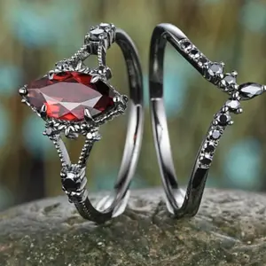 Garnet Engagement Ring Set of 2, Bridal Jewelry Set, Artistic Wedding Rings for Women