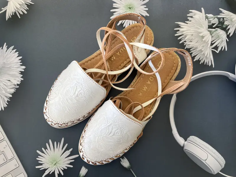 Mexican Huarache Sandals - Boho- Hippie - Vintage - Mexican - Leather - Shoes - Handmade - Gift for her - gift for mom - comfortable shoes - lace shoes