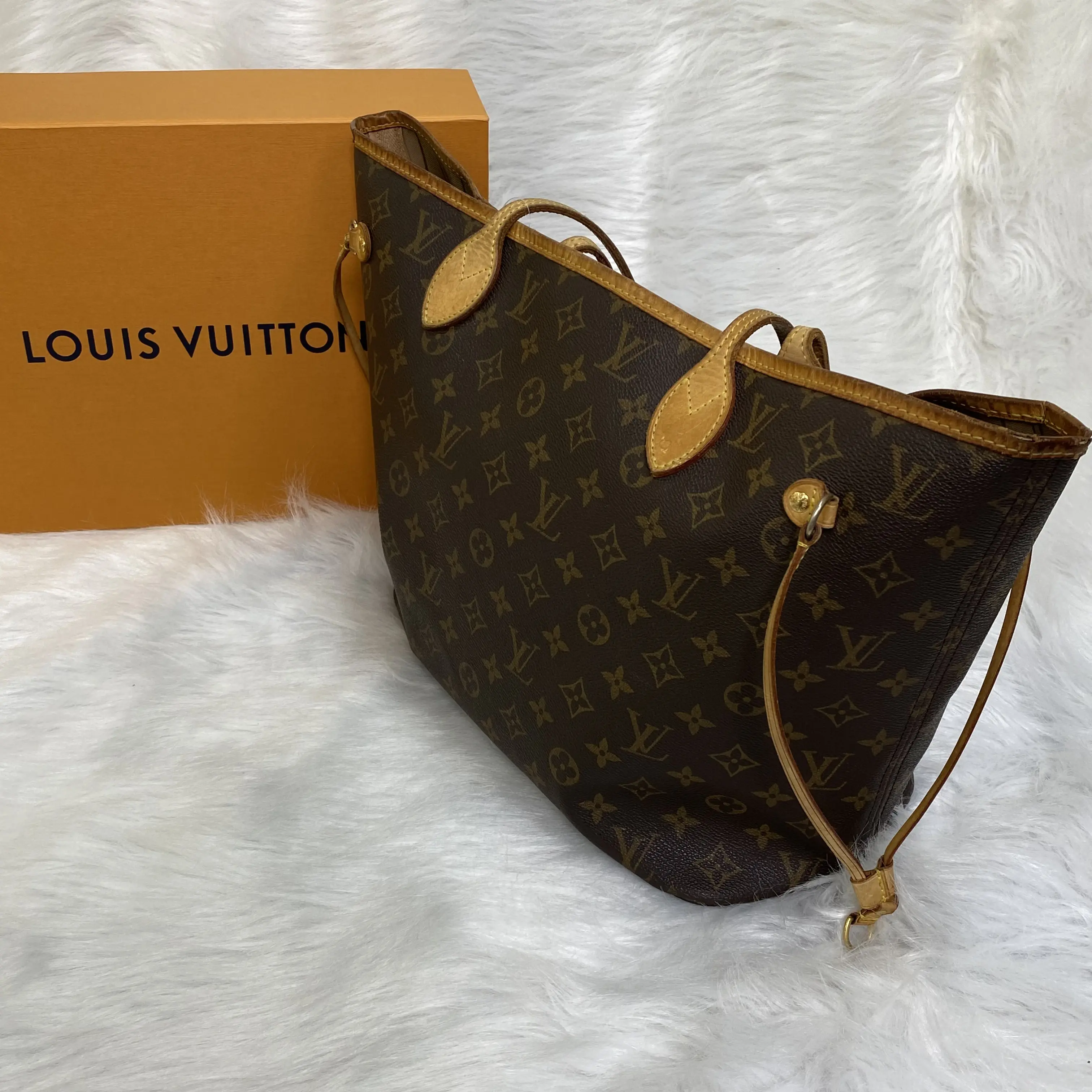 Pre-owned Louis Vuitton leather Shoulder Bags Monogram Neverfull MM