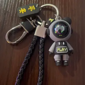 Astronaut-Design Keychain, Key Fob, Keychain Pendant, Cute Keychain for Car Keys, Cute & Stylish Car Keychain for Men & Women, Universal Car Interior Decoration Accessories, Keyrings