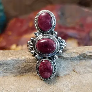 Purple Spiny Oyster Shell Tri Ring by Roie Jaque GJ-RNG-0221 Size 9.5