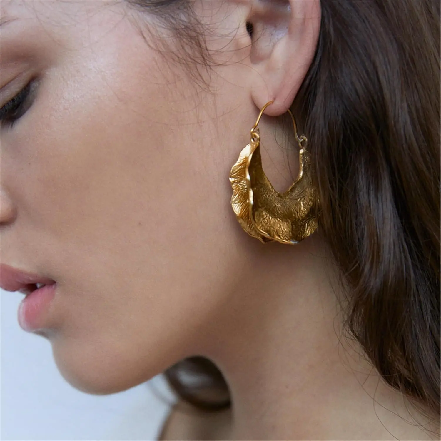Fulani Basket Gold Round Earrings for Women Boho Statement Classic Texture Irregular Hollow Shield Shaped Chunky Large Dangle Drop Earrings for Her Wife Mom Sister Friend Fashionable Jewelry Accessories