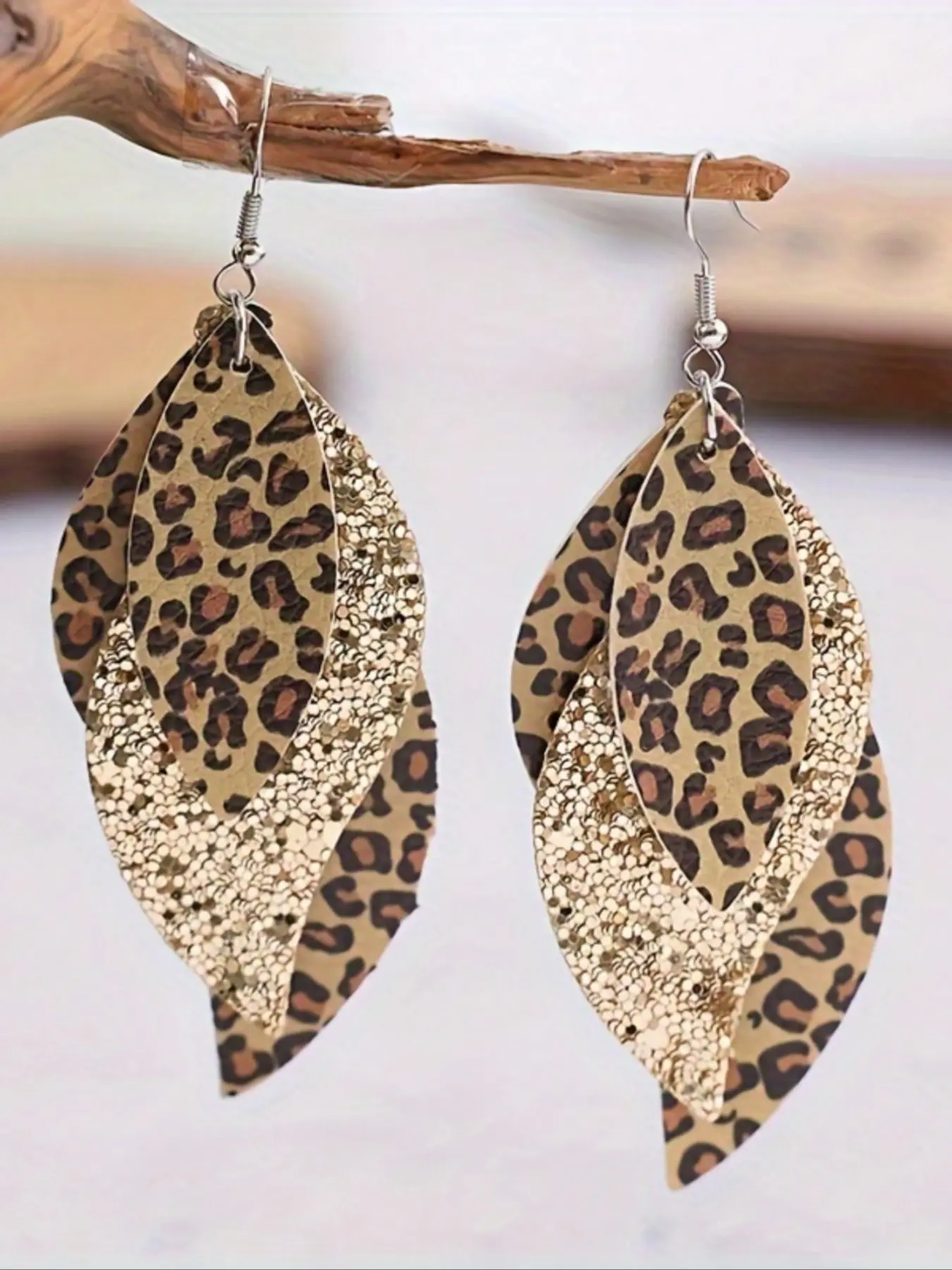 Vintage Leopard Print Sequin Earrings, Animal Print Earrings, Statement Earrings, Fashionable Earrings, Women's Fashion Jewelry, Sparkling Party Accessories, Stylish and Elegant Design