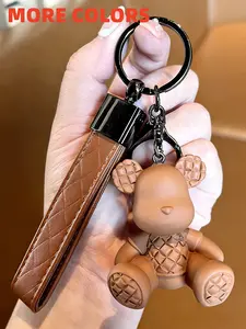 Mother's Day Father's Day Keychain Unisex Bamboo Woven Bear Charm, High-End Fashion Car Key Chain Doll, Elegant Bag Pendant Gift, Gift Ready