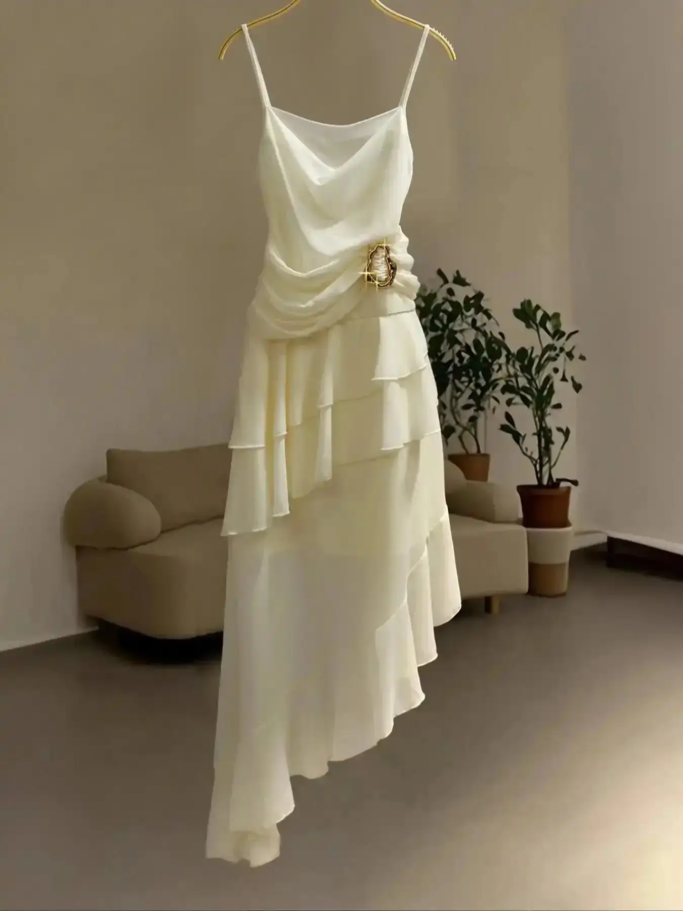 Elegant Long Chiffon Woven Fabric Evening Dress, Adjustable Strap Mermaid Style Party Gown, Metal Decoration, Anti-Exposure Design, Women's Formal Wear, Fit, Evening Chic, Party Ready, Club Wear, Cocktail Attire