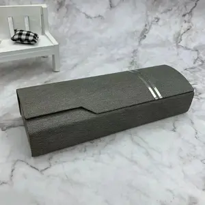 [Random style and color] Glasses Box - Fashionable Eyeglasses Case Luxurious fashion design, many impressive colors