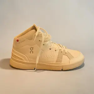 On The Roger Clubhouse Mid Women's Sneakers, Shoes, Mid Cut, White Sand, 9.5 US