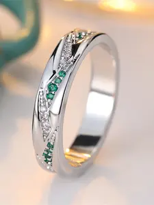 A round ring made of white zirconia is fashionable and retro, suitable for women to wear at travel parties Art Deco Engagement Ring