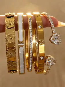 Elegant Stainless Steel Hand Chain Bracelet, Floral Heart Design, Dainty Heart Zirconia, Luxury Zircon Jewelry, Perfect for Parties and Gifts