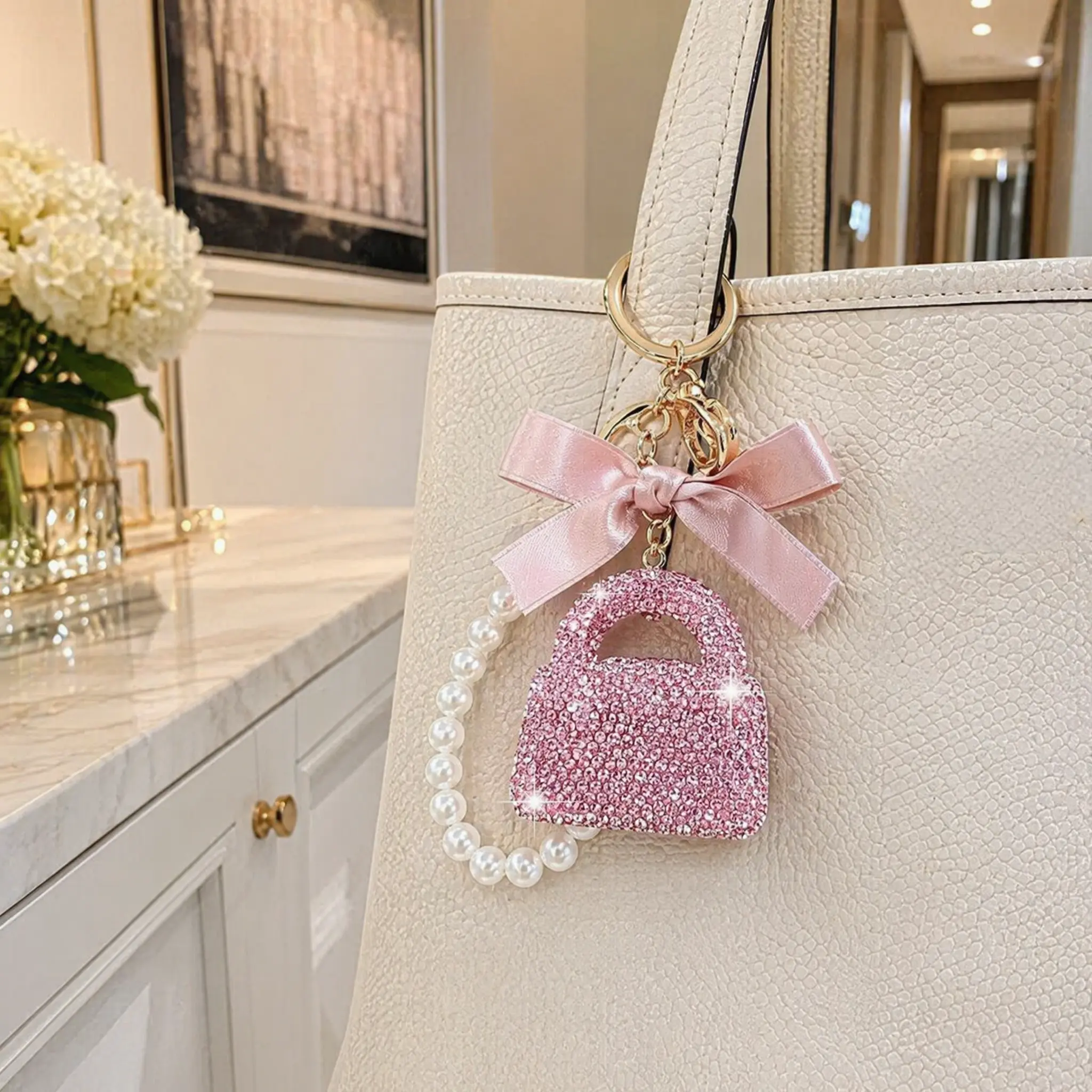 Stylish Rhinestone Bow Design Keychain, Exquisite Handbag Pendant for Ladies, Nice Holiday Present Accessory -MM2
