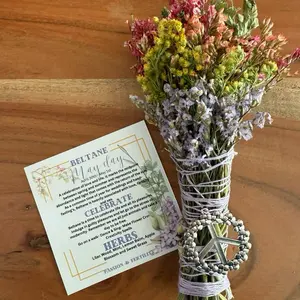 Beltane Smudge Stick – Lilac, Mint, Lemon Balm, Apple Blossom, Sweetgrass for Rituals, Cleansing & Seasonal Magic