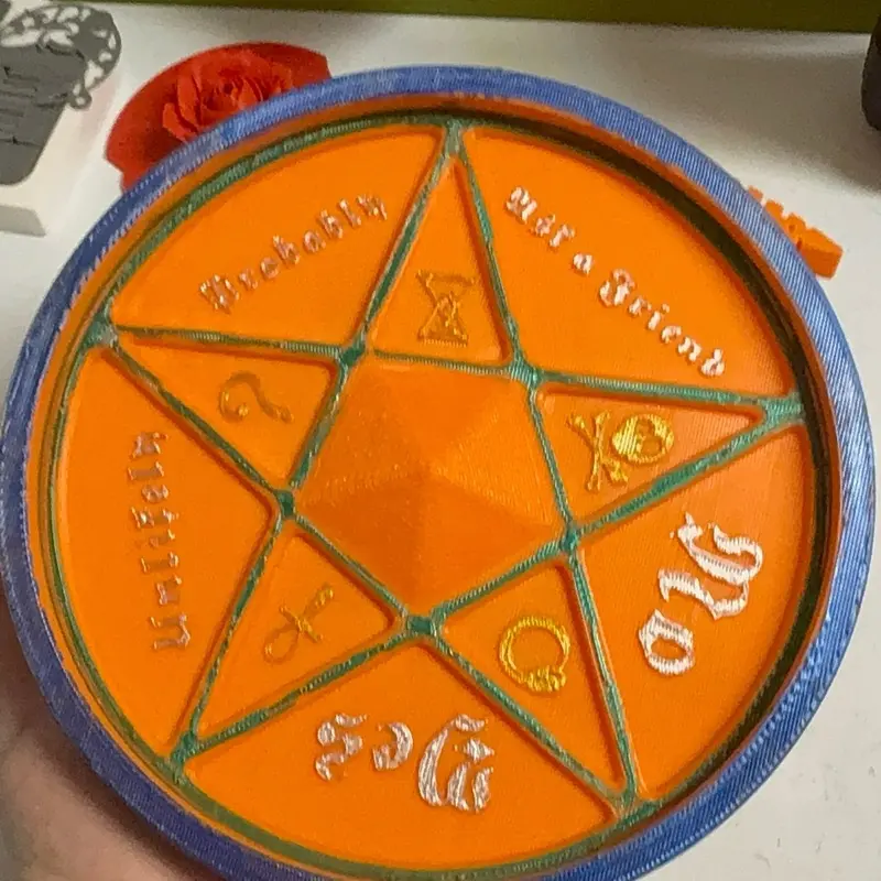 TiosOddities The Diviner's Circle Hand-Painted 3D-Printed Divination Tool with Pentagram Design & Random Die for Decision-Making & Display