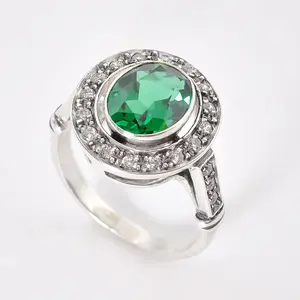 This Victorian-style synthetic emerald ring blends Edwardian jewelry aesthetics, combining elegance with a vintage charm. It makes for a classic vintage engagement ring, a luxurious everyday accessory, or the perfect gift for her.