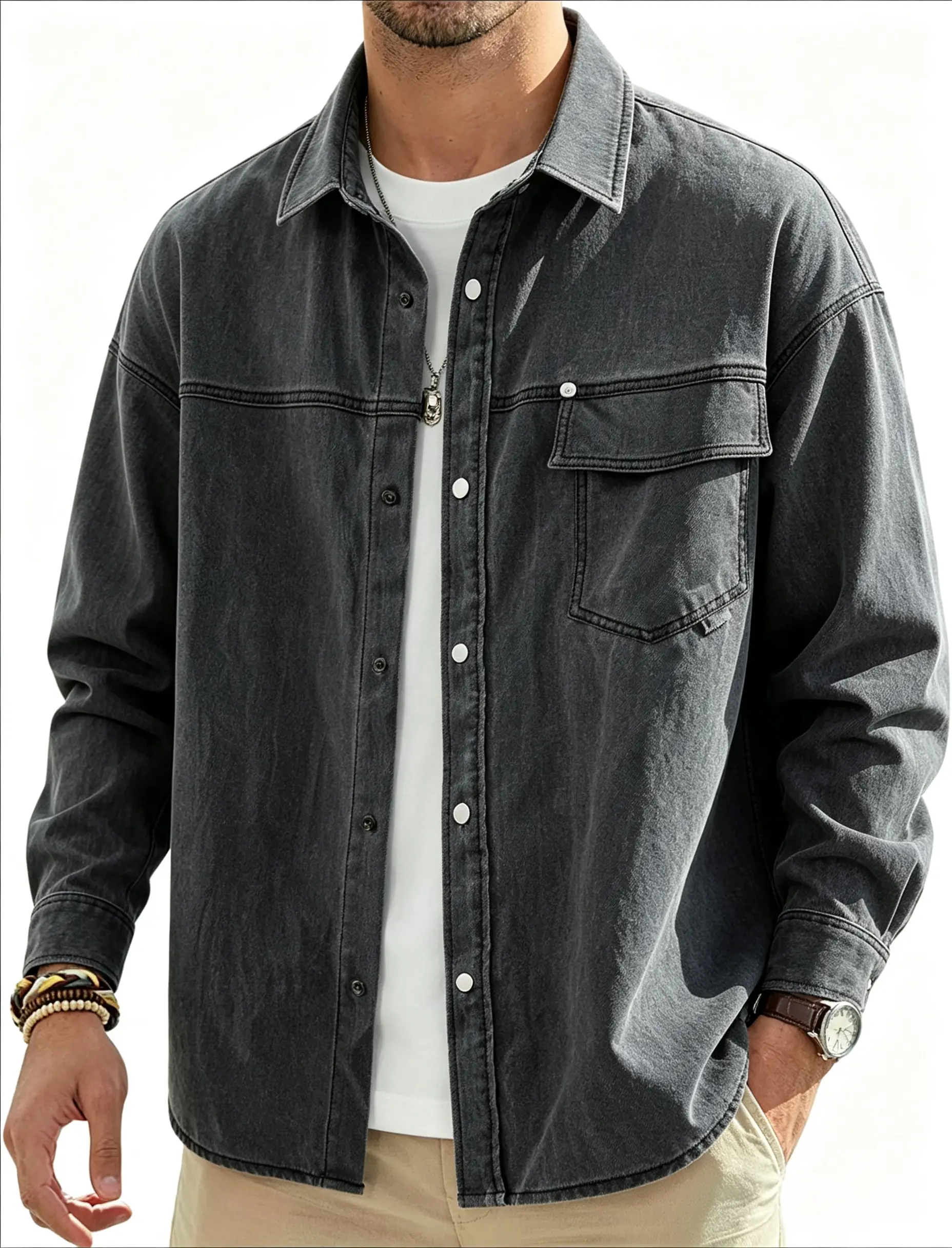 Men’s vintage shirt jacket, long sleeves, buttoned hem, oversized work outerwear with chest pocket design, loose fit casual trucker jacket suitable for everyday streetwear.