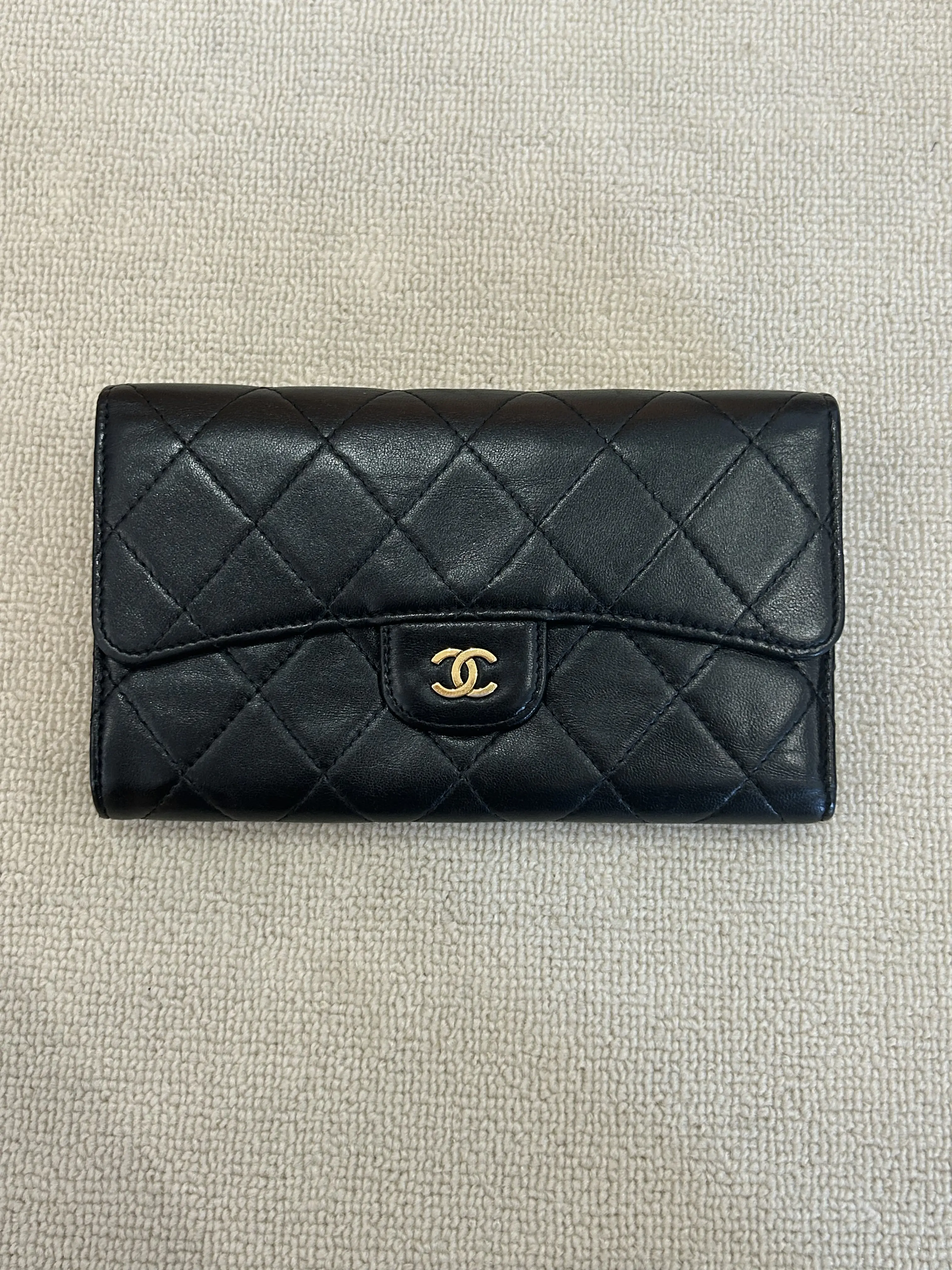 Pre-owned CHANEL Classic Quilted Gold CC Flap Long Wallet