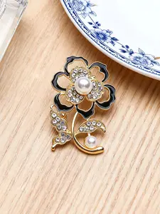Elegant & Floral Brooch Pin, Hollow Design Accessory for Clothes Bags Hats, Perfect Gift for Women, Fashion Jewelry