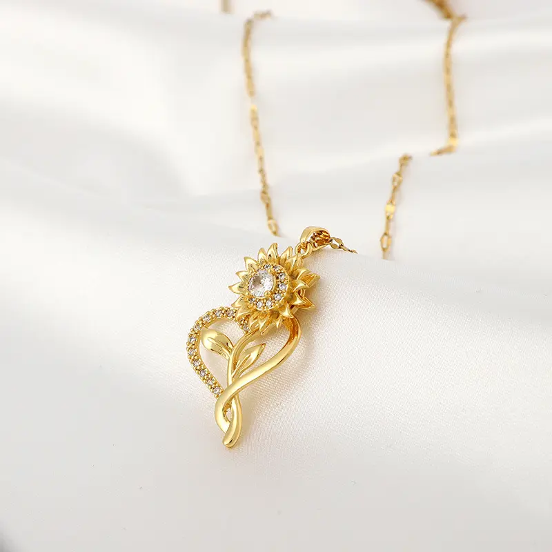 360° Rotating Sunflower & Heart Pendant Necklace 18K Plated Synthetic Zirconia Jewelry Gift for Women Birthday Christmas Present Elegant Dangle Chain with Sparkling Accents Flower Necklace Sentimental Keepsake Stylish Accessory