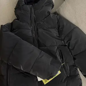 All In Motion Girls' Midweight Puffer Jacket - Water-Resistant Hooded Coat, Zip Up Jacket, Warm Jacket